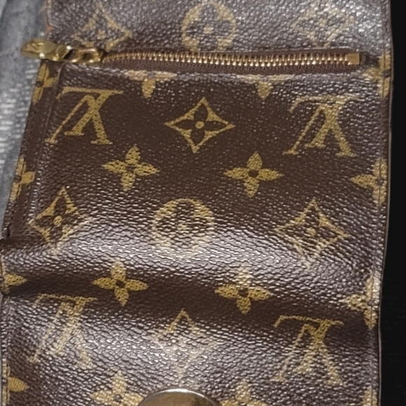 Louis Vuitton Ƙoala wallet - Picture 2 of 3
